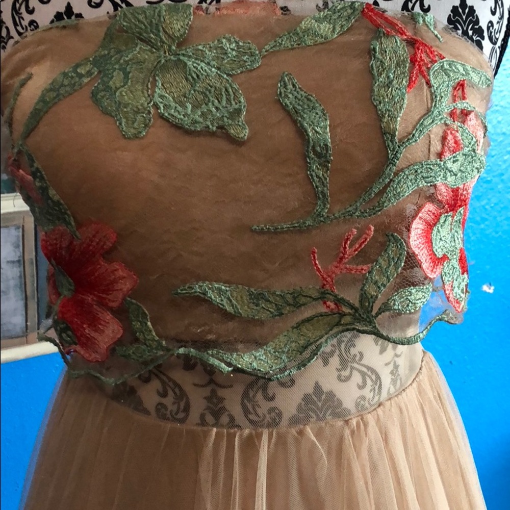 Prom dress - Picture 4 of 8